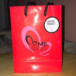 Weekly Essentials Makeup Kit BRAND NEW